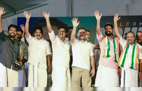 केरळात सत्तापालट काँग्रेसला कौल, कम्युनिस्टांचा शेवटचा गडही ढासळला