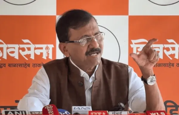 बारामतीचा मतदार शांतपणे आपली भूमिका मतपेटीतून व्यक्त करेल; लोकशाहीत निवडणूक लढण्यास विरोध कशाला? - संजय राऊत