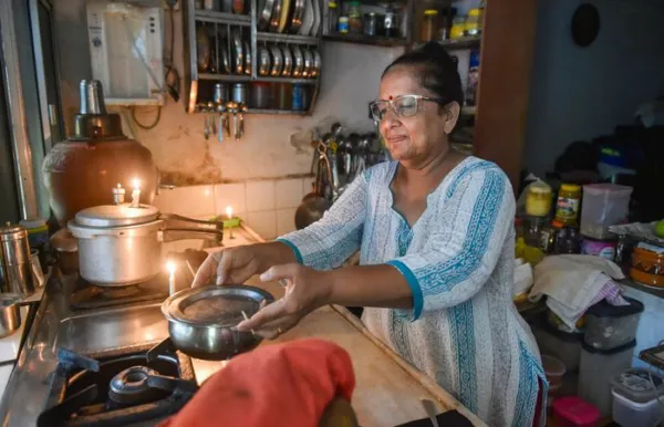 उपनगरातही विजेचा खेळखंडोबा
