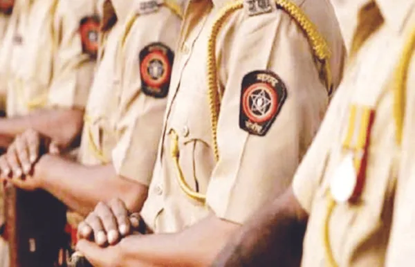 Mumbai crime news - पंतप्रधानांच्या नावाने शुभेच्छा पत्र पाठवून मागितली खंडणी; दोघांना रंगेहाथ पकडले