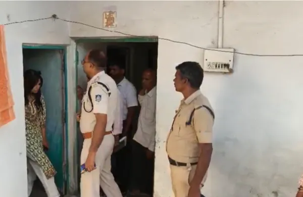 कालाबाजारी पर शिकंजाः मैदान में उतरे कलेक्टर व एसपी,  हजारों लीटर डीजल और गैस सिलेंडर जब्त