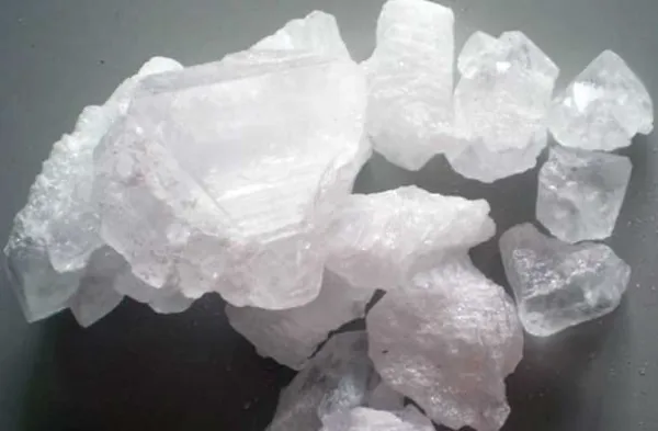 ಚಿಕ್ಕ ಸ್ಪಟಿಕಕ್ಕಿದೆ ವಾಸ್ತು ದೋಷ ಕಳೆದು ಅದೃಷ್ಟ ಬದಲಾಯಿಸುವ ಶಕ್ತಿ