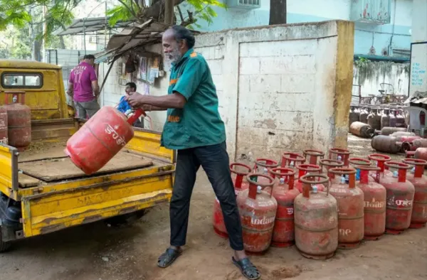 مہاراشٹر حکومت کی تیل کی بلیک مارکیٹنگ کے خلاف سخت کارروائی