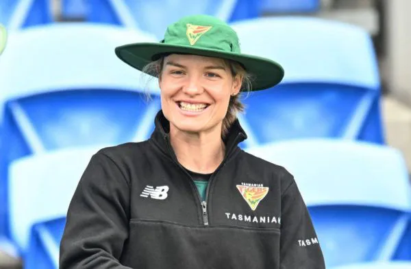After Turning Down Contract, Nicola Carey Forces Her Way Back into Australian Squad