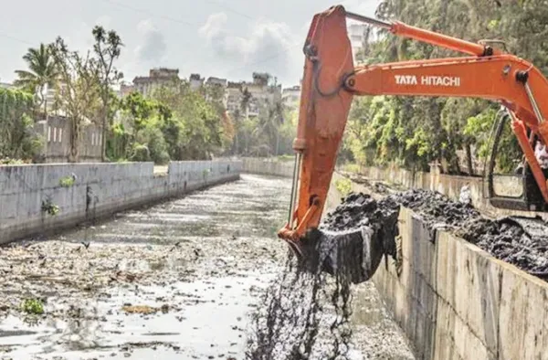 ''نالے صفائی کے نام پر آنکھوں میں دھول جھونکی جارہی ہے''