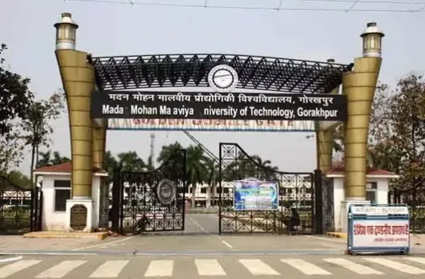 MMMUT में छात्राओं के हॉस्टल में चीफ वार्डन V.K. गिरी पर गंभीर आरोप, जबरन घुसना और कमरा लॉक करने का मामला; 10 घंटे चला छात्रों का उग्र प्रदर्शन, DM-SSP पहुंचे, जांच कमेटी गठित