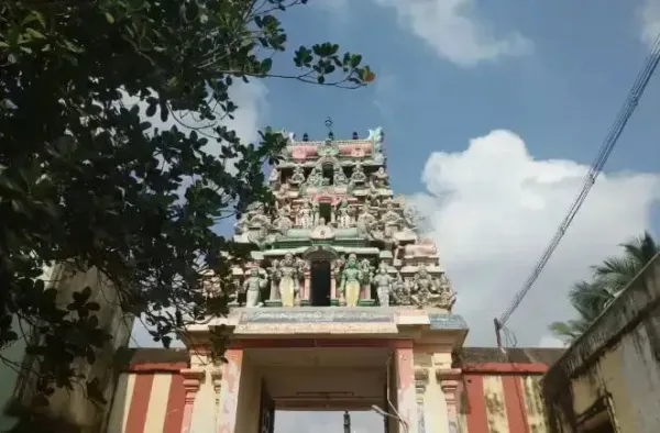 சோழர் கால சிற்பங்கள் பேசும் தஞ்சை நீலமேகப் பெருமாள் கோவில்.. வியக்க வைக்கும் வரலாறு..!