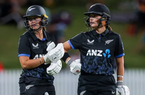 Isabella Gaze and Amelia Kerr Fifties Help New Zealand Secure 2-0 T20I Series Win Over Zimbabwe