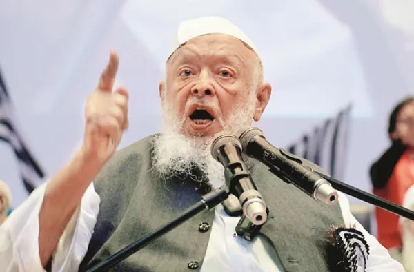 ''مسلمان ہی نہیں آئین اور جمہوریت بھی خطرے میں ہے''