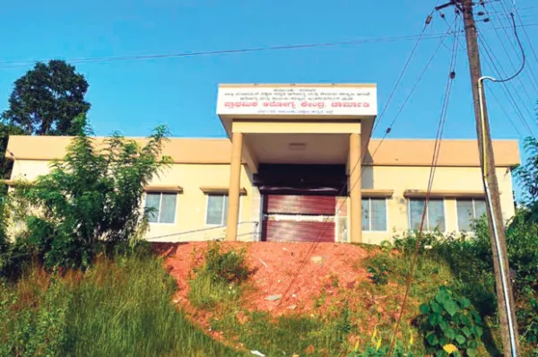 ಚಾರ್ಮಾಡಿ, ಕೊಕ್ಕಡ ಆರೋಗ್ಯ ಕೇಂದ್ರ ಉದ್ಘಾಟನೆ ವಿಳಂಬ : ಲೋಕಾರ್ಪಣೆಗೆ ಜನರ ಆಗ್ರಹ