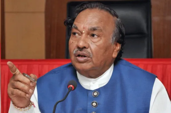 ಸಿದ್ದರಾಮಯ್ಯ ಕಾಂಗ್ರೆಸ್ಗೆ ಬರಲು ಎಷ್ಟು ಹಣ ಪಡೆದಿದ್ದಾರೆ : ಈಶ್ವರಪ್ಪ ಪ್ರಶ್ನೆ