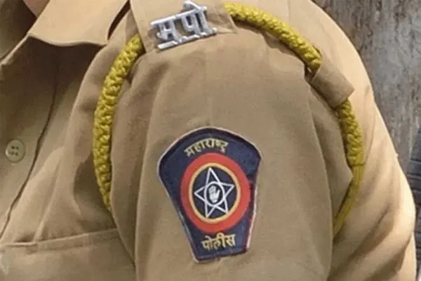 निवृत्तीच्या उंबरठ्यावर असलेल्या पाेलिस अधिकाऱ्याच्या बदलीला स्थगिती