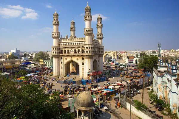 గ్రేటర్ మేనిఫెస్టోలు : ప్రజలు ఓ మాదిరిగా కూడా కనిపించరా..!?