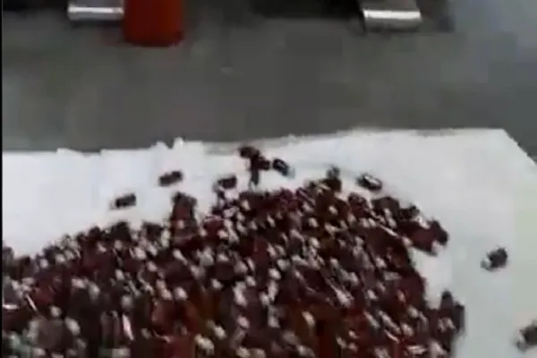 VIDEO | ನಕಲಿ ರೆಮ್​ಡೆಸಿವಿರ್ ತಯಾರಿಸುತ್ತಿದ್ದ ಫ್ಯಾಕ್ಟರಿ! 2000 ಜನರನ್ನು ವಂಚಿಸಿರುವ ಖದೀಮರು !