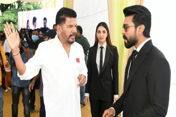 ஷங்கர் மீது கடுப்பான ராம் சரண்: 'கேம் சேஞ்சர்' நிலைமை என்ன?