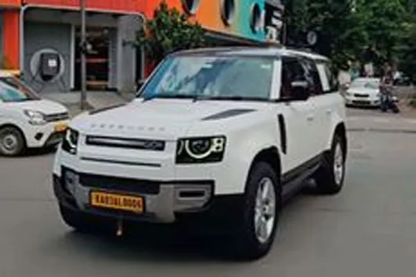 3 ಕೋಟಿ ರೂ ಡಿಫೆಂಡರ್ ಈಗ ಟ್ಯಾಕ್ಸಿ! ಸಿಲಿಕಾನ್ ಸಿಟಿಯಲ್ಲಿ ಮಾತ್ರ ಹೀಗಾಗೋಕೆ ಸಾಧ್ಯ