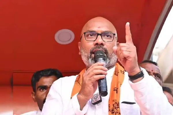 రేవంత్ మరో సువేందు అధికారి అట!