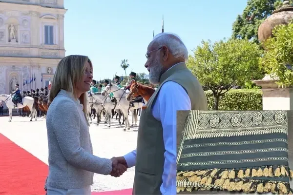 PM Modi Gifts Assam's Eri Silk Stole to Italy PM Giorgia Meloni During Rome Visit