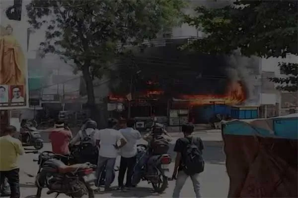 हुडकेश्वरमध्ये फास्ट फूड सेंटरला आग