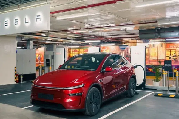 नवी मुंबईत टेस्लाचे पहिले चार्जिंग स्टेशन सुरू