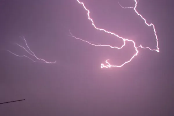 Assam: Thunderstorm Alert Issued for Kamrup, Darrang; IMD Warns of Gusty Winds and Lightning
