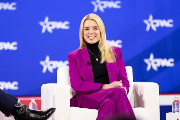 Trump Considers Replacing AG Pam Bondi Over Epstein Case Handling: Report