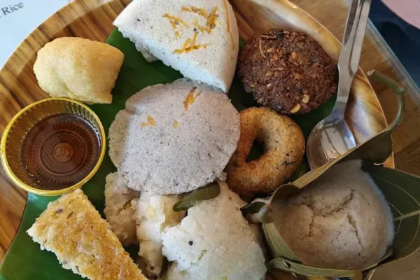 Konaseema feast : కొత్త అల్లుడికి 1,574 రకాల వంటకాలతో భారీ విందు