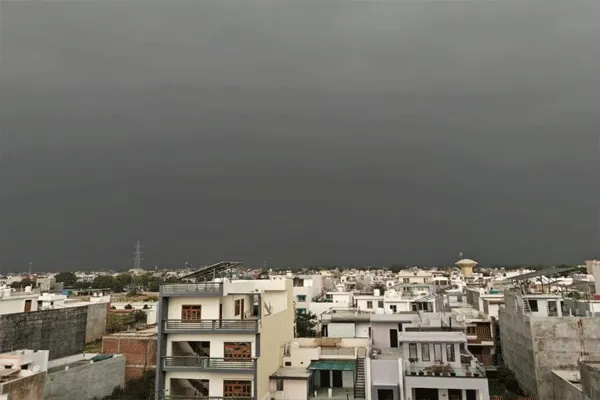 मुसळधार पावसाने लखनौ ठप्प; वीजपुरवठा खंडित