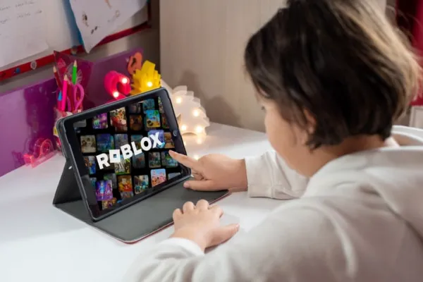 Roblox, Spotify, And Robinhood Are Among Top 10 Large-Cap Losers Last Week (April 27-May 1): Are The Others In Your Portfolio?