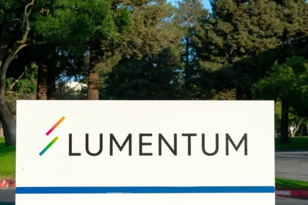 Lumentum Gains Momentum As AI Demand, New Plant Drive Buzz