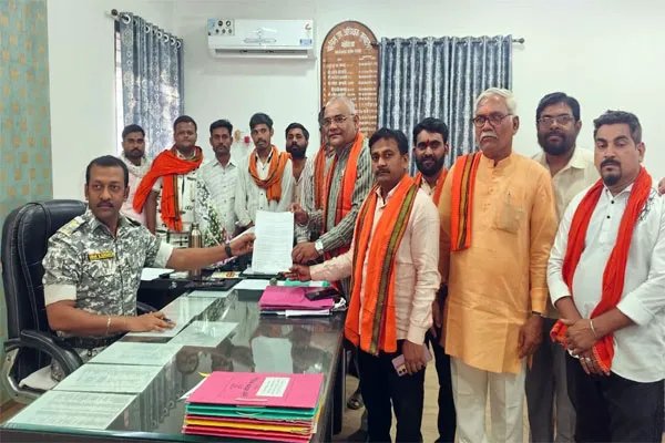 गोहत्या करणाार्‍यांवर 'मकोका' अंतर्गत कठोर कारवाई करा