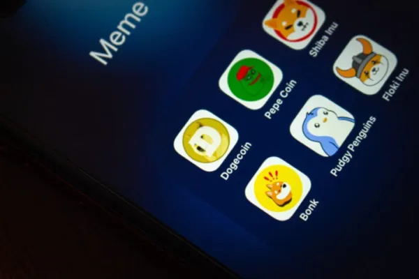 Dogecoin, Shiba Inu Holders Move Over $300M From Robinhood: What Do They Know?