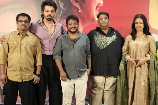 భీమ్లా నాయక్ డైరెక్టర్ సాగర్ కె చంద్ర చేతులు మీదుగా అగ్లీ స్టోరీ ట్రైలర్ విడుదల! మే 22 న 'అగ్లీ స్టోరీ' విడుదల