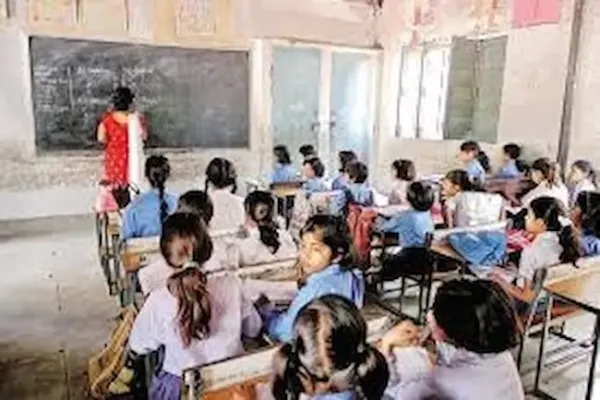 ప్రతిభకు బాటలు ప్రభుత్వ బడులు