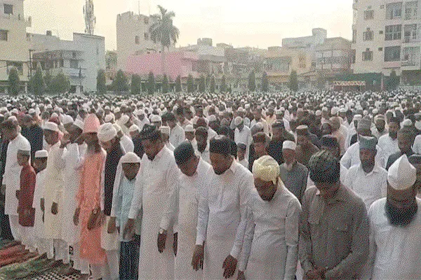 Jamshedpur News  : उत्साह व भाईचारे के साथ मनाया गया बकरीद का त्योहार