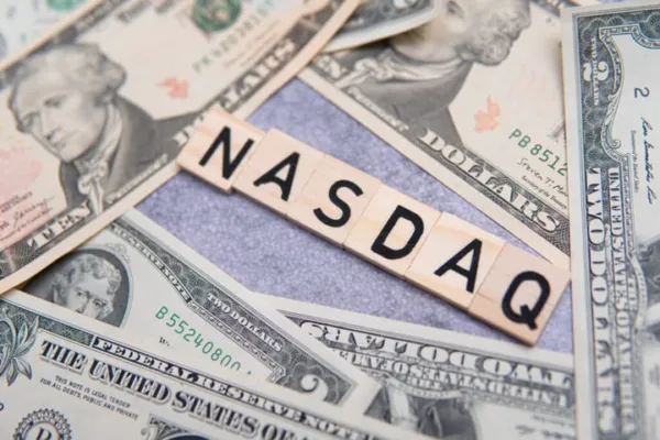 Nasdaq 100's Best Month Since 2002: Is The Tech Rally Too Hot To Chase Now?