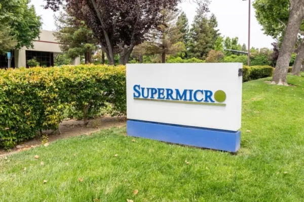 Supermicro Expands AI Lineup: New Liquid-Cooled Servers Drive Stock Gains
