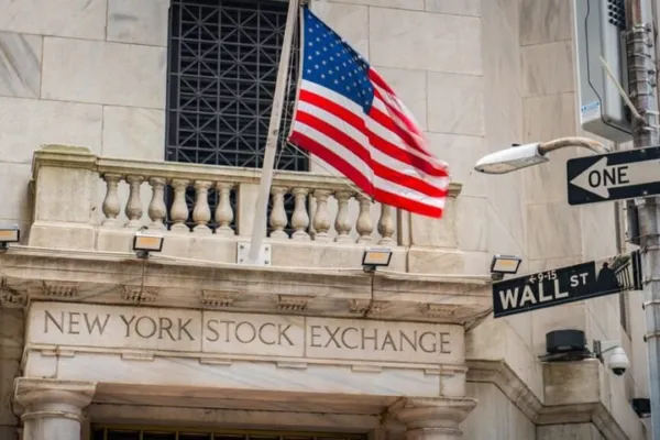 Stock Market Today: Dow Jones, S&P 500, Nasdaq Futures Decline As Trump Concludes China Visit- Figma, Dlocal, Winnebago Industries In Focus (UPDATED)