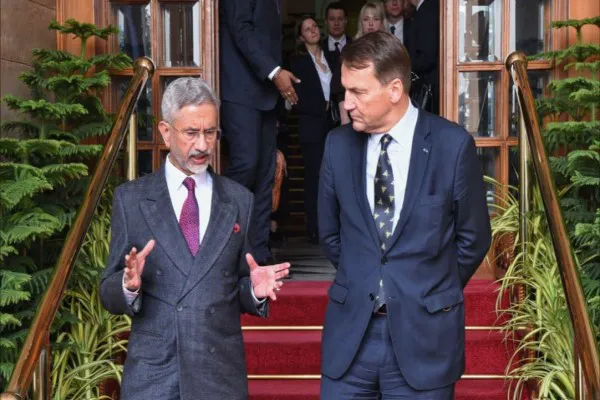 Jaishankar Cautions Poland On Pakistan