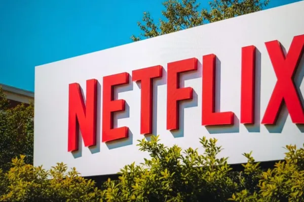 Netflix Defies Market Sell-Off As BofA Reaffirms Bullish Outlook, NFL Streaming Slate Expands