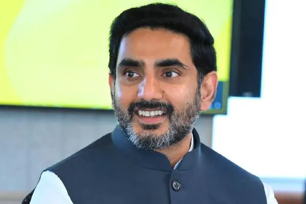 లోకేష్  సైలెంట్  ఆపరేషన్ - వైసీపీకి టెన్షన్ !