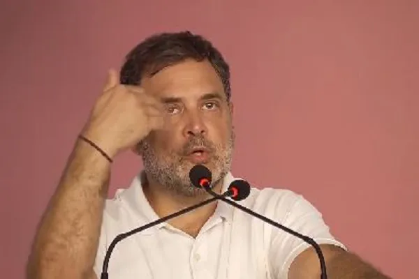 राहुल गांधी ने लगाया आरोप- पीएम मोदी और पिनाराई विजयन के बीच सीक्रेट डील