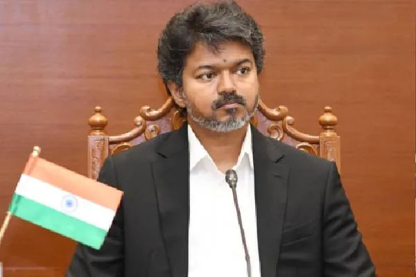 సూటు , బూటు సీఎం విజయ్ !