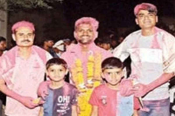 जिद्द आणि मेहनतीच्या जोरावर राज बनला पोलिस