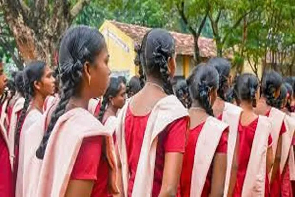 शालेय विद्यार्थिनींना मिळणार मासिक पाळी रजा?