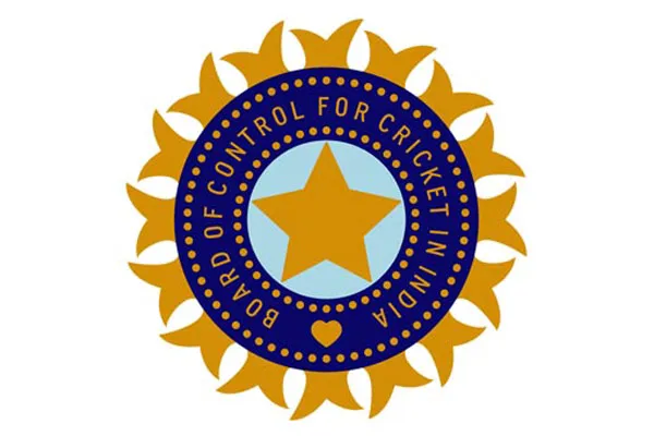 BCCI సీరియస్‌: అమ్మాయిలతో పనేంటి?