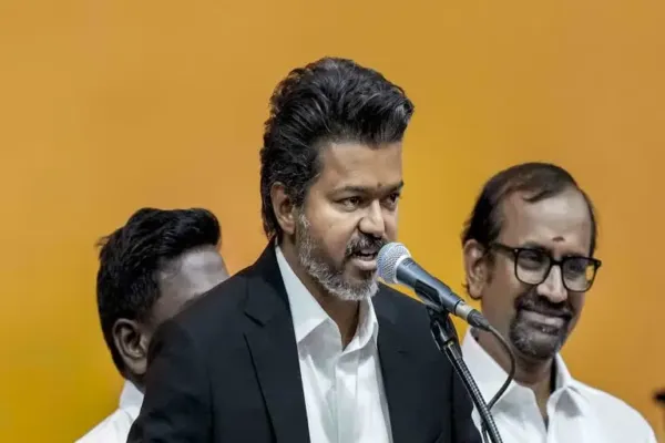తిరుచ్చి ఈస్ట్‌కు విజయ్ రాజీనామా!