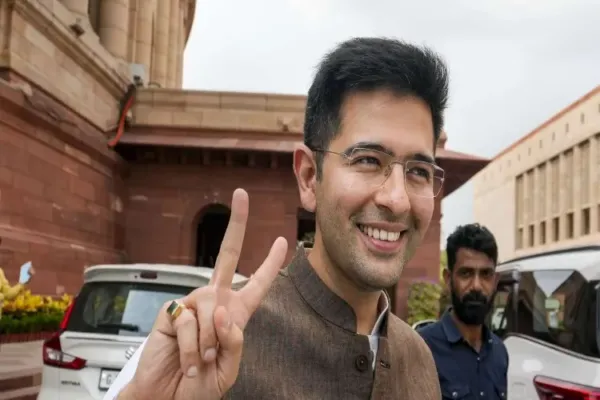 سموسوں کی بات نہ کریں  تشہیر بند کریں عام آدمی پارٹی کا راگھو چڈھا پر حملہ