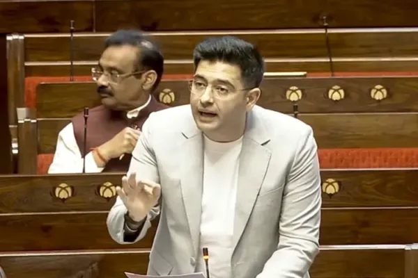 "பதவிப் பறிப்பு!".. ராகவ் சதாவுக்கு ஆம் ஆத்மி கொடுத்த அதிர்ச்சி. டெல்லி அரசியலில் திருப்பம்..!!!!