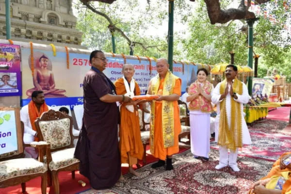 डॉ. भीमराव हत्तीअंबीरे यांचा सम्राट कनिष्क राष्ट्रीय पुरस्काराने गौरव